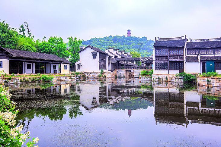 贾康：一定要跨越中等收入陷阱，早一点儿晚一点儿不是关键问题